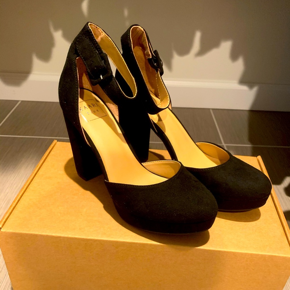 Suede Pumps